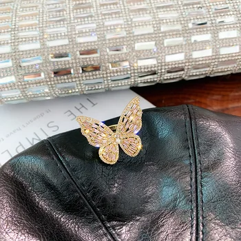 Nový Dizajn Luxusné Crystal Prstene pre Ženy, Otvorené Nastaviteľné Lesk Motýľ Krúžky Svadby Strany Šperky, Darčeky