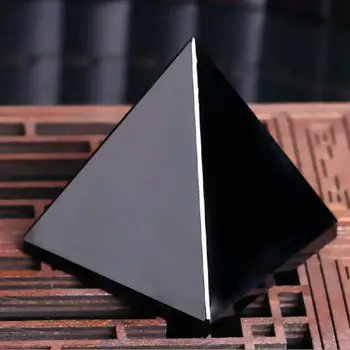 Pyramid Rán Crystal Remesiel Black Prírodné Obsidian Kremeň Domova Krásne Lesklé Povrchu Kamene a Kryštály