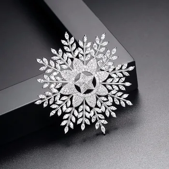 SINZRY nové Luxusné módne šperky príslušenstvo jasné biele cubic zirconia veľká snehová vločka brošne pin elegantné OL šatkou pracky