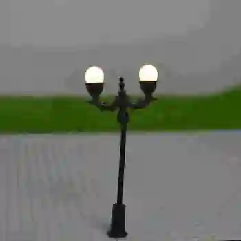 Výška LED Teplá Biela Záhrada Linghts 1:150 Rozsahu 7 cm Model Park Scenérie Lamppost Dvakrát hlavu 3V Miniatúrny Model Krajiny Svetlo