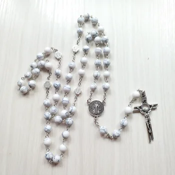 KOMi Náboženské Katolíckej Biela Turquoises Malé Perlové Náhrdelníky Cross Prívesok Očarujúce Krista Modlitba Šperky, Darčeky Collana R-415