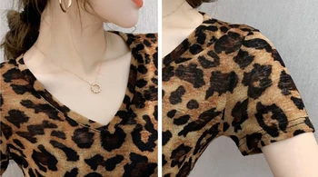 Letné kórejský Štýl T-shirt Sexy Módneho tvaru Leopard Tlač Ženy Krátky Rukáv Topy Ropa Mujer Slim Tees 2020 Nové T08202L