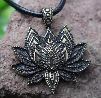 SanLan lotus náhrdelník