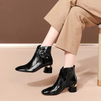 MLJUESE 2021 ženy členková obuv hovädzie kože čiernej farby pracky popruhu zime krátke plyšové kolo podpätky členkové topánky veľkosť 34 - 41