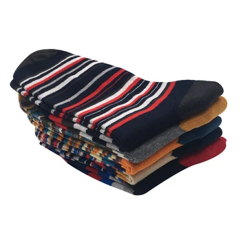 2020 nové pánske ponožky bežné mužov ponožky farebné pruhy päť párov veľké veľkosti 45-46-47-48 módny dizajn bavlnené ponožky č darčekovej krabičke