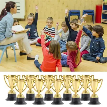 Golden Mini Ocenenie Trofej Plastové Odmenu Ceny Dekor Deti Mš Dar Ocenenia Trofej S Čiernou Základňou Pre Súťaže, Hry