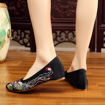 Veowalk Nové Páva Vyšívané Ženy Velvet Bavlnená Tkanina Ukázal Prst Balet Bytov Pošmyknúť na Komfort Vintage Čínske Topánky Dámy