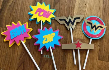 Vysekávané WonderWoman Inšpiroval Super Hrdina Logo Cupcake Mulčovače - superhrdina wonderwoman dievča, žena komické narodeninovej party decoratio