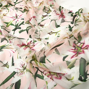 Nové hodvábny šifón tlač textílie elegantná žena lily digitálna tlač oblečenie ručné DIY tkaniny polyester šifón vlastné