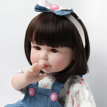 56 CM Realistické bebe bábika batoľa Bonecas realisticky 22 palcový roztomilé mäkké silikónové dlhé vlasy dievča reborn baby doll S žirafa hračky