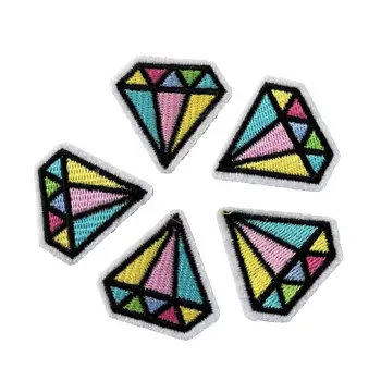 žehlička na malé farebné diamond tvar vyšívané patch pre bunda rameno